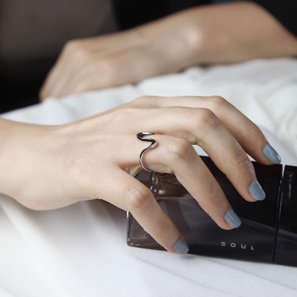 Hartslag Ring – Tijdloze Unisex Ring met Uniek ECG-Design