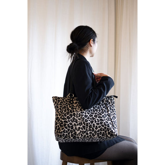 Animal Print Tote – Statement Tas met Dierenprint en Gouden Details