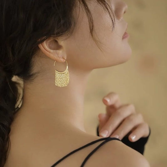 Glamour Tassels – Delicate Kwastjes Oorbellen met Gouden en Zilveren Kettingen
