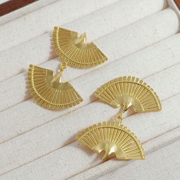 Swallow Grace – Symbolische Zwaluw Oorbellen met 18K Goudafwerking