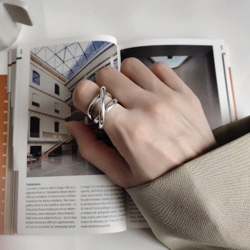 Ring Twist – Tijdloze Elegantie met een Moderne Twist