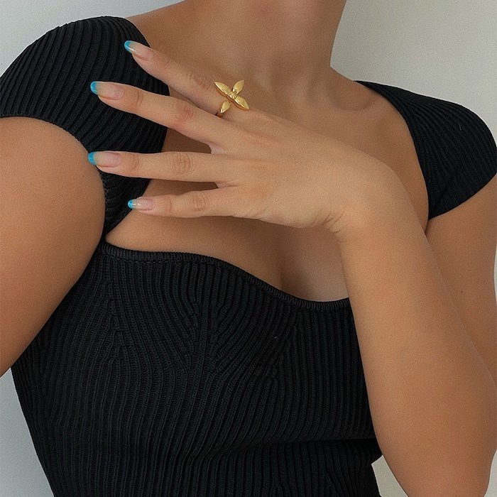 Petal Poise Ring – Minimalistisch & Betekenisvol met Verfijnde Glans