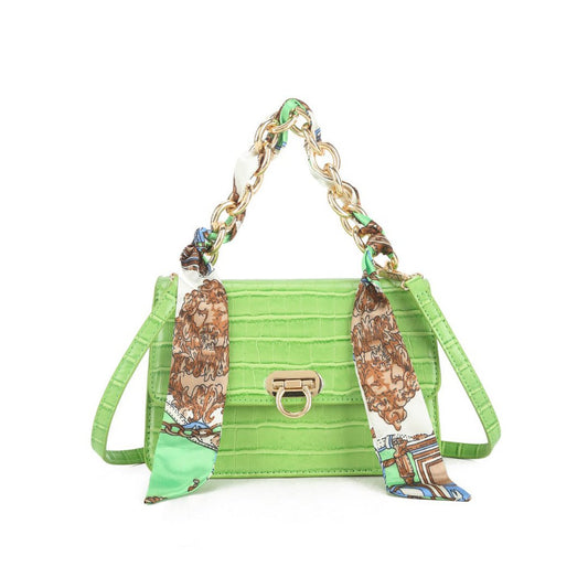 Chain Reaction – Statement Schoudertas met Draaigesp & Gouden Details