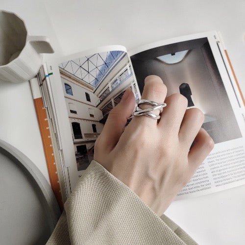 Ring Twist – Tijdloze Elegantie met een Moderne Twist