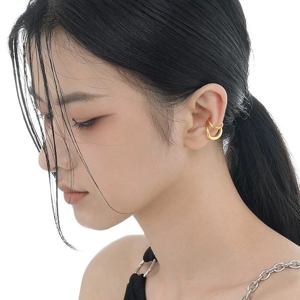 Golden Illusion Ear Cuff – Subtiele Gouden Verleiding