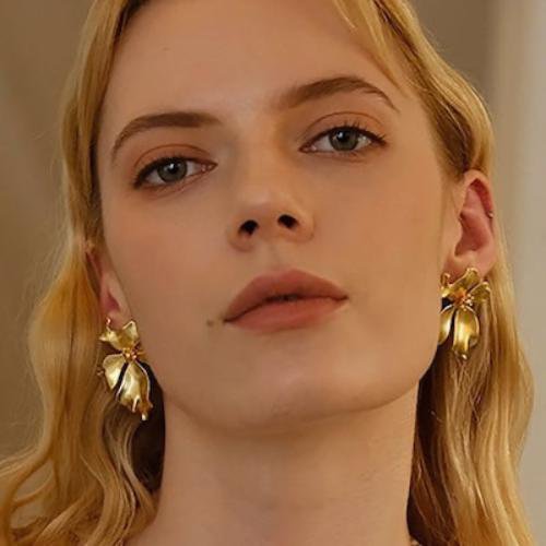 Vintage Bloem – Tijdloze Oorbellen met Romantische Bloemmotieven